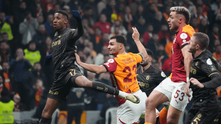 Maçın hakemi kim? Penaltı, kırmızı kart veya gol iptali gibi tartışmalı kararlar neler?