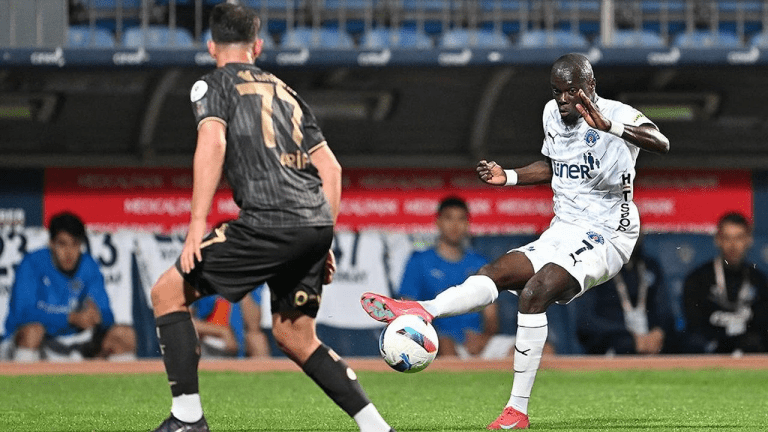 Kasımpaşa ve Trabzonspor Arasında İstanbul’da Büyük Çekişme (18 Ağustos 2025)